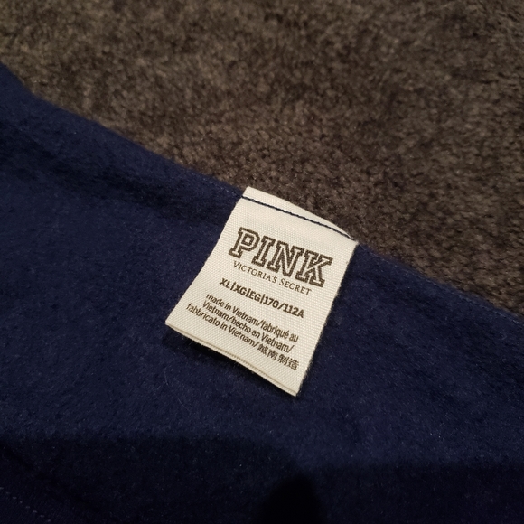 PINK Victoria's secret navy blue scoop neck fleese cropped sweatshirt - Picture 4 of 4